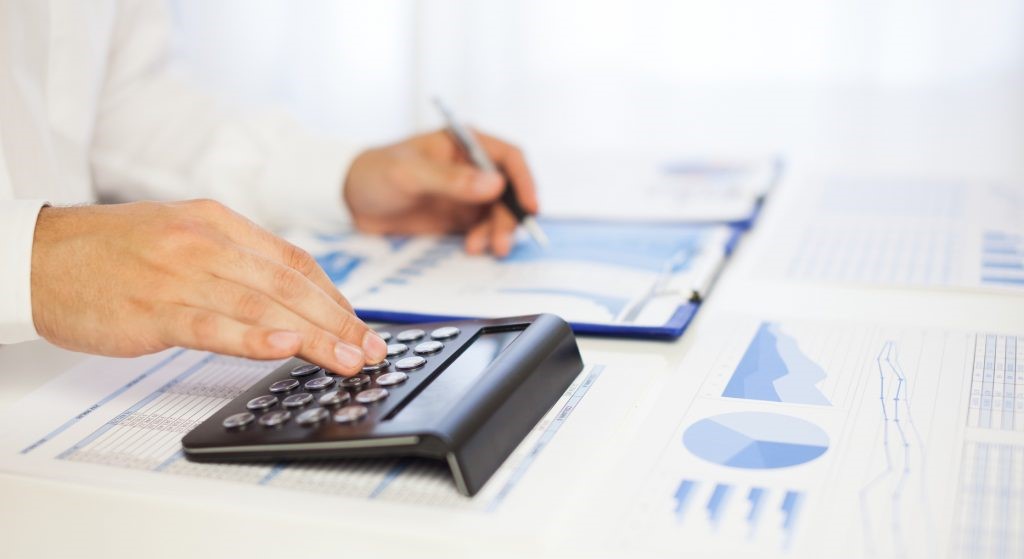 ارائه گزارش حسابرسی صورت‌های مالی شرکت به بانک‌ها جهت اخذ وام و تسهیلات بانکی